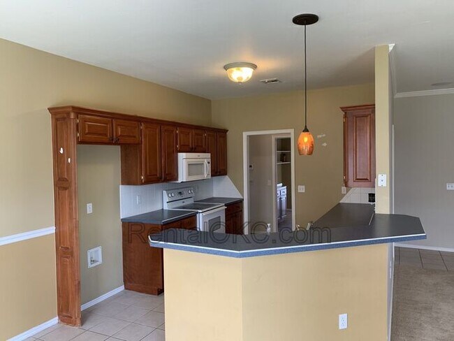 Building Photo - 3 Bed 2 Bath Edmond home with Office [STOR...