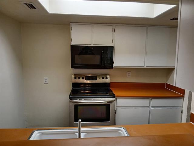 Foto del edificio - 7431 Holly Hill Dr