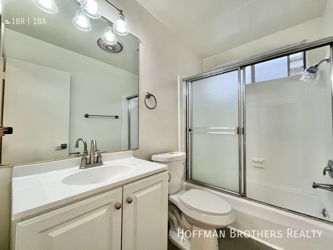 Foto del edificio - 12029 Goshen Ave