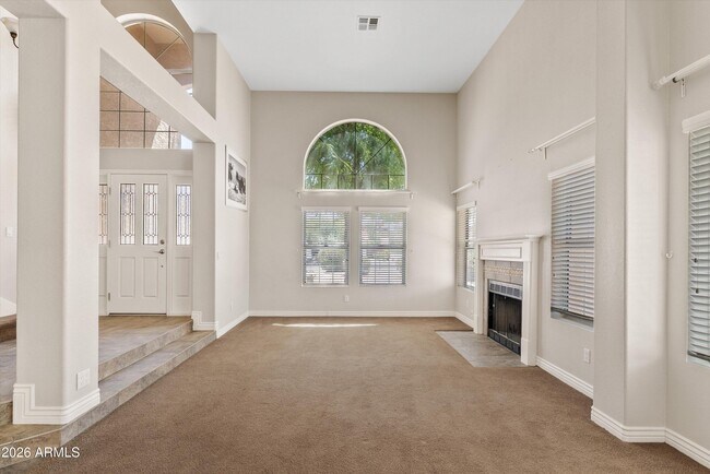 Foto del edificio - 1300 N Sycamore Ct
