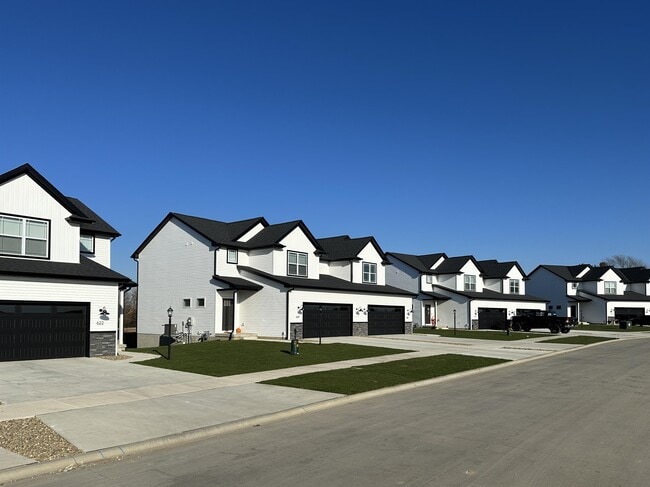 Building Photo - 602 Rapp Dr
