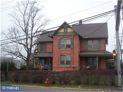 Primary Photo - 4 Center St