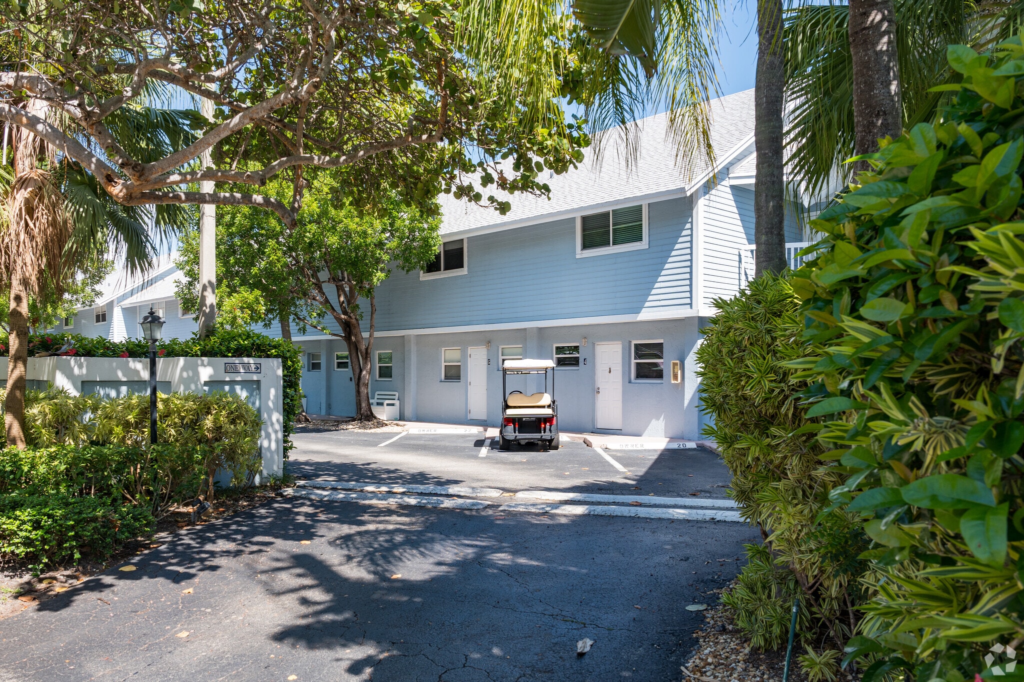 Le Phare Condominiums