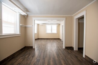 Building Photo - 1704 E Locust St