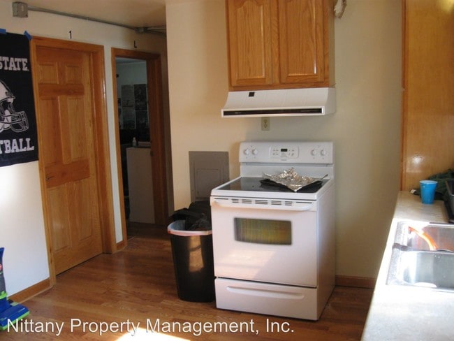 Building Photo - 5 br, 2 bath Apartment - 328 W. Nittany Ave.