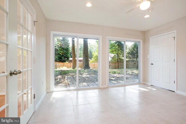 Foto del edificio - 7415 Churchill Rd