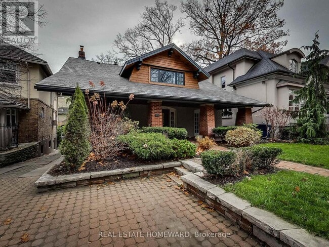 Building Photo - 15 Pine Crescent