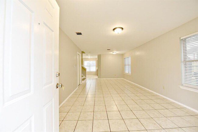 Building Photo - 12801 Margit Dr