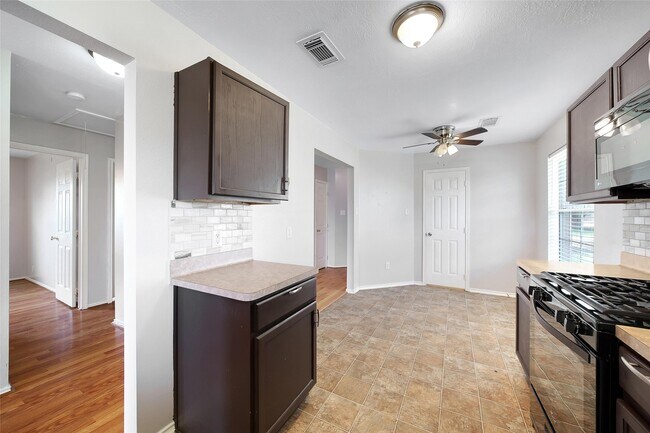 Building Photo - 3602 Bent Springs Ln