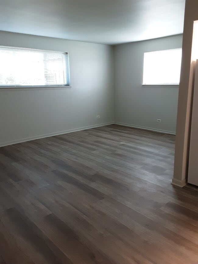 Living Room - 417 Perrie Dr