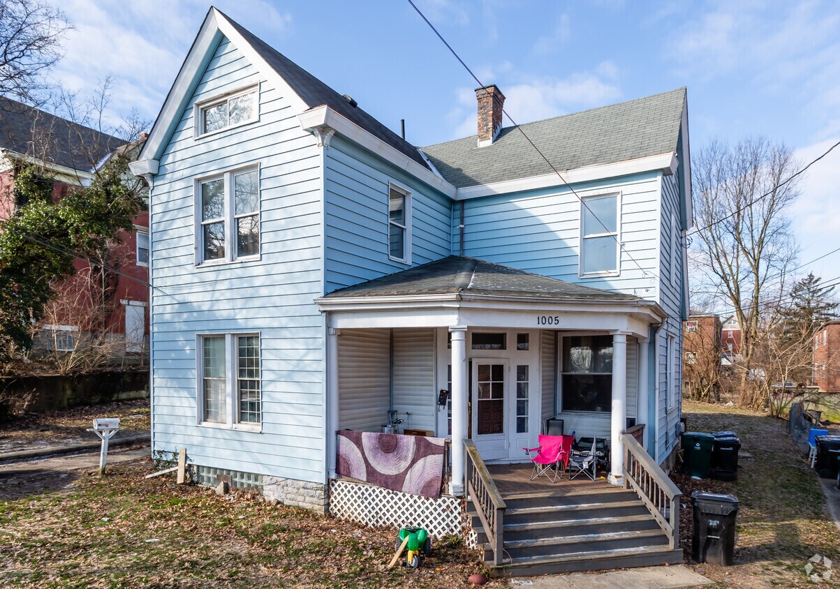 Primary Photo - 1005 Rosemont Ave