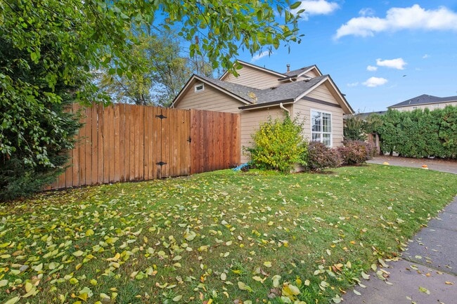 Building Photo - 5705 Woodside Dr SE