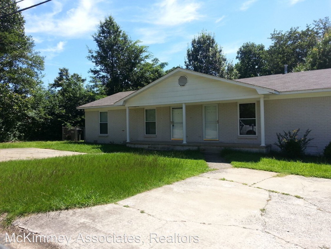 8328 Holiday Dr, Sherwood, AR 72120 Condo for Rent in Sherwood, AR