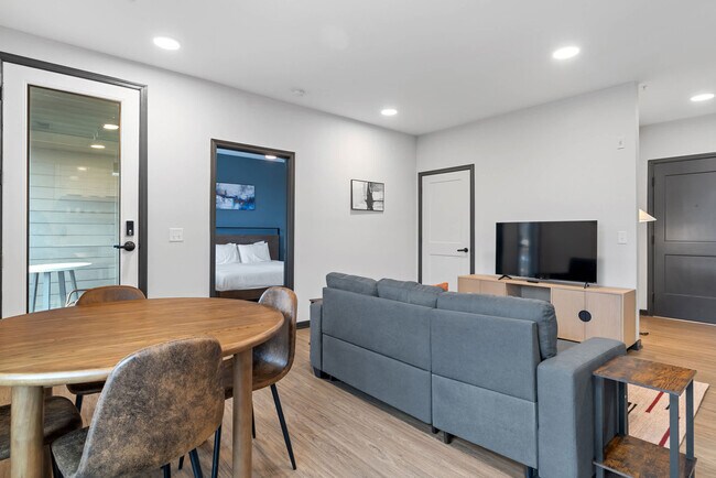 Foto del edificio - 423 E Michigan St