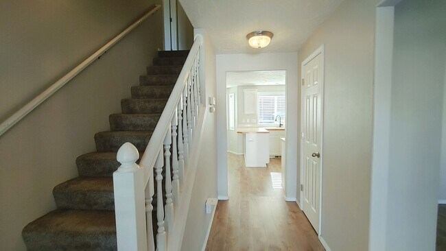 Foto del edificio - This Wonderful 4 Bedroom Home Located in t...