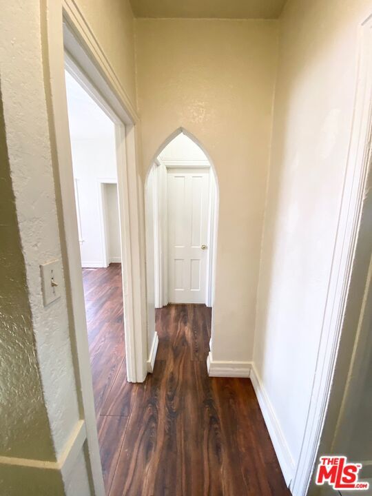 Building Photo - 1205 S Mariposa Ave