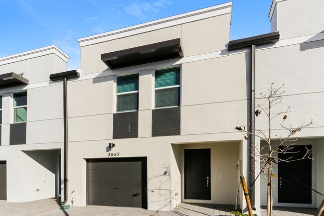 Foto del edificio - 3557 San Bernardino Way