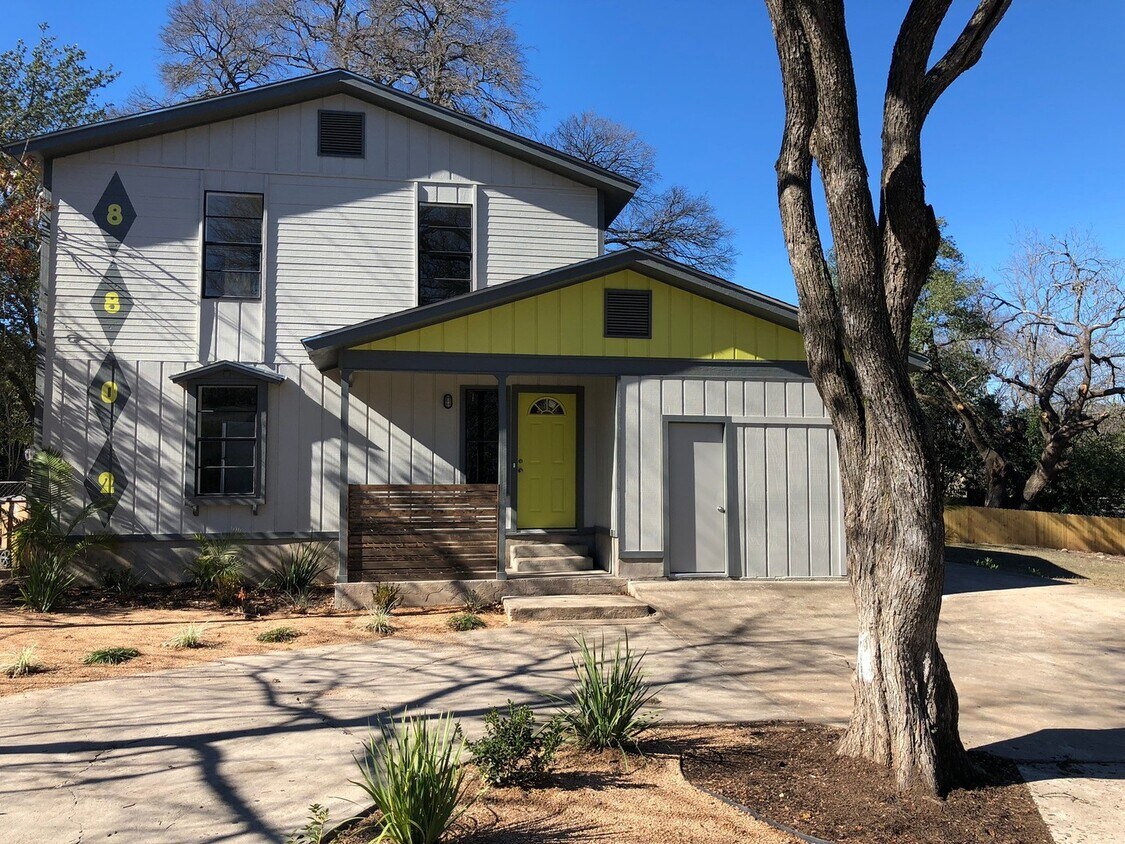 Foto principal - 3bed/1.5bath w/ Carport