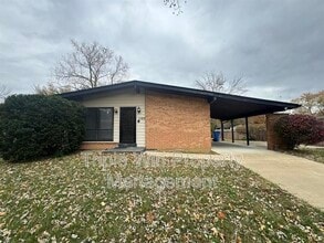 Building Photo - 1105 Cheyenne Dr