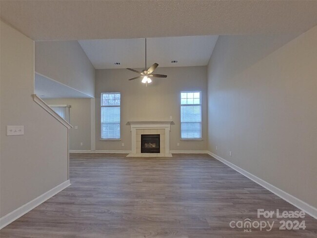 Foto del edificio - 639 Overlook Rd