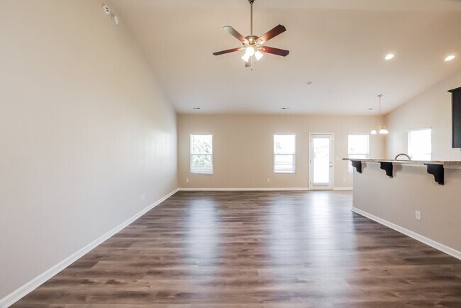 Building Photo - 1116 Black Diamond Dr