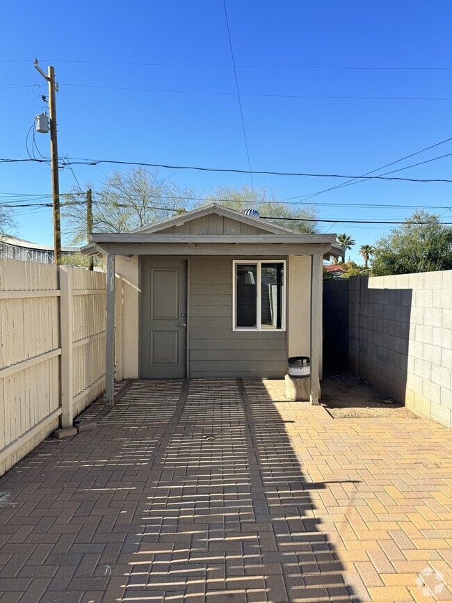 Building Photo - 2014 N 16th Ave