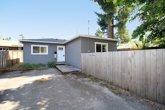 Building Photo - 6214 SE 51st Ave Building Photo - 6214 SE 51st Ave