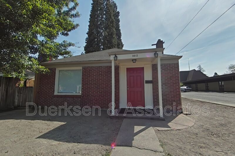 Primary Photo - 2012 NW Tyler Ave