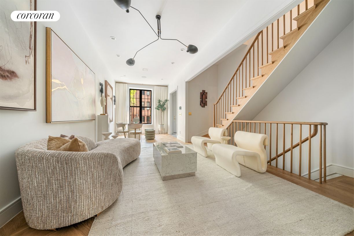 Primary Photo - 158 W 136th St