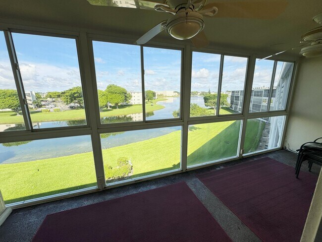 Foto del edificio - 4075 Cornwall D