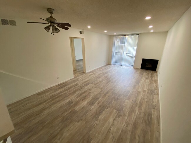 Building Photo - 3715 S Canfield Ave