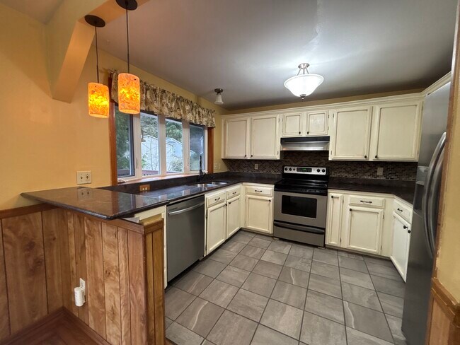 Building Photo - 13459 Eldridge Pl NW