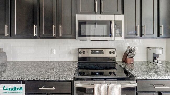 Building Photo - 115 Great Lawn Dr