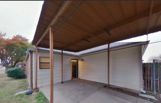 Building Photo - A Cozy Haven with Space to Breathe — 3 Bedrooms