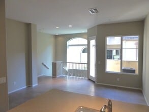 Building Photo - 472 Almond Rd