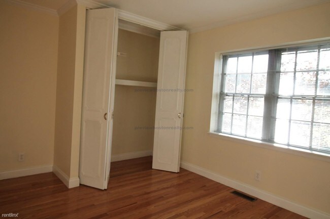 Building Photo - 55 Lake Shore Ct