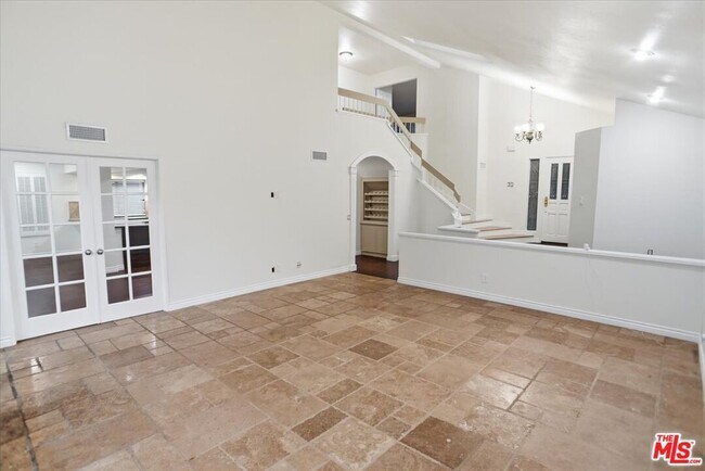 Foto del edificio - 24124 Mentry Dr