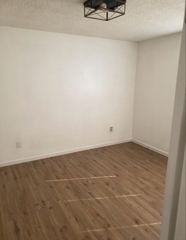 Foto del edificio - 11726 Lemay St