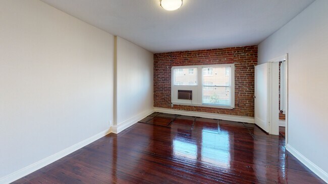 Foto del edificio - 752 S Mariposa Ave #204 Los Angeles, CA 90005