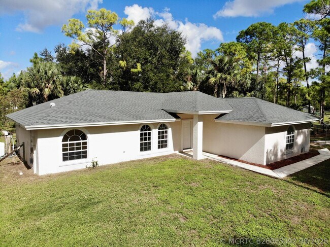 Foto del edificio - 16441 87th Ln N