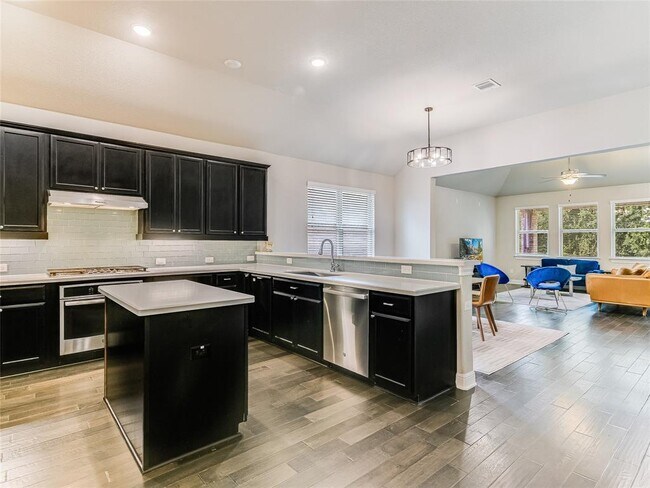 Building Photo - 5057 Veranda Ter