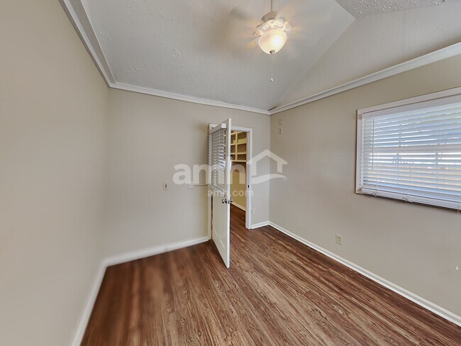 Foto del edificio - 4517 Legend Hollow Ln
