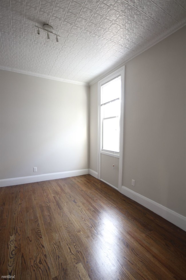 Building Photo - 208 Jackson St