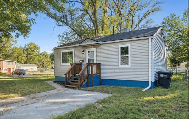 Building Photo - 3355 N 40th Ave