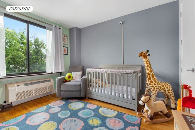 Foto del edificio - 781 E 9th St
