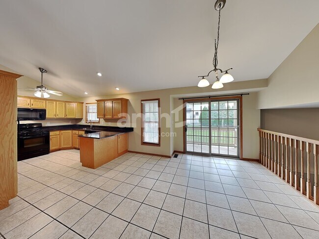 Building Photo - 2006 Oak Forest Dr