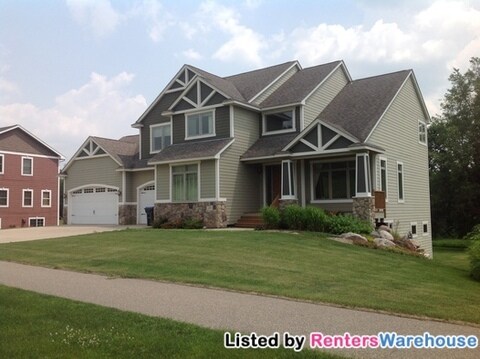 Building Photo - 109 Primrose Ln