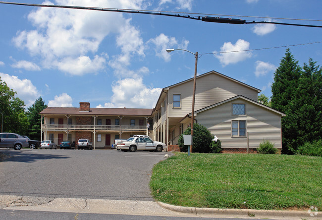 Chateaux Apts - Chateaux Apartments