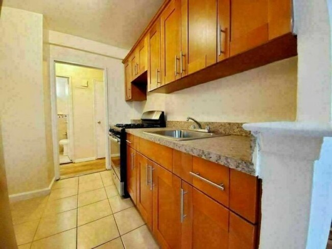 Foto del edificio - 1 bedroom in BRONX NY 10463