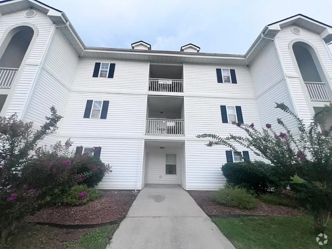 Building Photo - 4225 Villas Dr